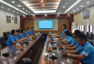 Chủ tịch Công đoàn Xây dựng Việt Nam: Thăm, tặng quà đoàn viên công đoàn, người lao động có hoàn cảnh khó khăn tại nhà máy xi măng Fico Tây Ninh