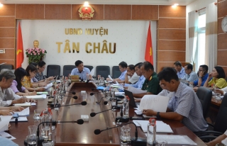 UBND huyện Tân Châu họp giao ban thường kỳ tháng 4/2023