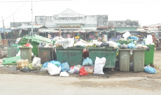 Long Thuận: Cần chấn chỉnh tình trạng rác thải trước chợ xã