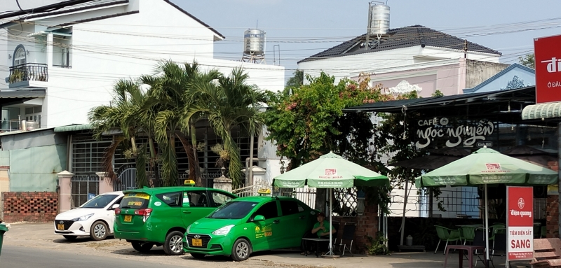 Kiên quyết xử lý taxi “dù”