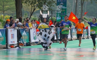 Những VĐV ấn tượng trên đường chạy BaDen Mountain Marathon 2023