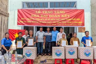Xã Phước Bình (Trảng Bàng): Trao tặng 5 căn nhà đại đoàn kết