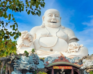 Chiêm bái tượng Phật trên đỉnh núi lớn nhất châu Á tại An Giang