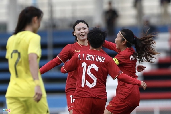 Huỳnh Như tỏa sáng, tuyển nữ Việt Nam thắng Malaysia 3-0