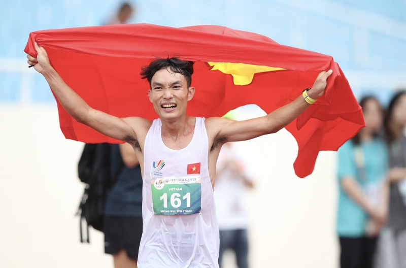 SEA Games 32 ngày 6/5: Điền kinh, bơi lội xung trận