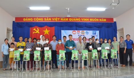 Tân Châu: Tặng nhà nhân ái cho hội viên thanh niên