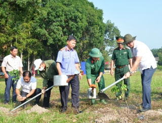 Tân Châu: Phát động phong trào trồng cây “Đời đời nhớ ơn Bác Hồ”