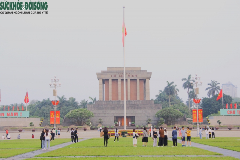 Xúc động lễ thượng cờ trong ngày sinh Chủ tịch Hồ Chí Minh