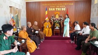 Thành phố Tây Ninh: Thăm, chúc mừng lễ Phật đản năm 2023
