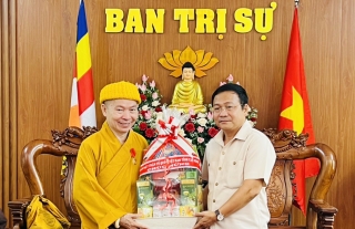 Lãnh đạo Uỷ ban MTTQ Việt Nam tỉnh: Thăm, chúc mừng Đại lễ Phật đản năm 2023