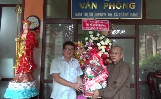 Lãnh đạo Thị uỷ Trảng Bàng: Thăm, tặng quà Ban Trị sự Giáo hội Phật giáo Việt Nam thị xã