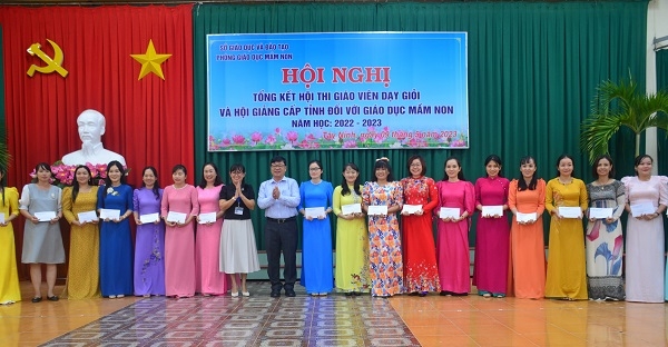 Thiếu giáo viên vì “người đến ít hơn người đi”