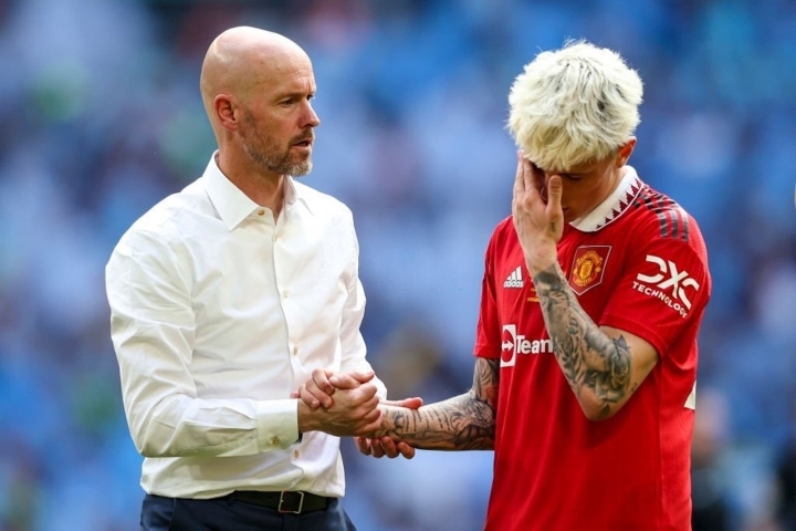 HLV Erik ten Hag: Man Utd thất vọng và suy sụp