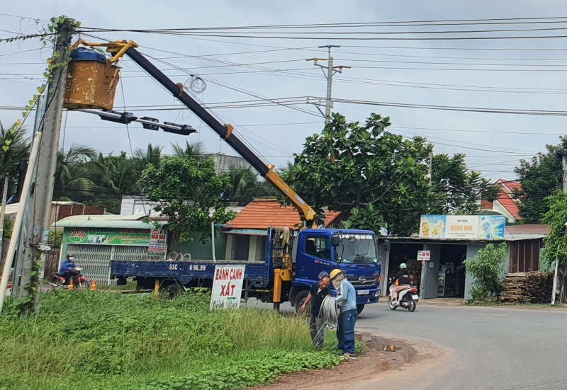 Ngã ba đường Trưng Nữ Vương và quốc lộ 22B được lắp đặt đèn tín hiệu giao thông