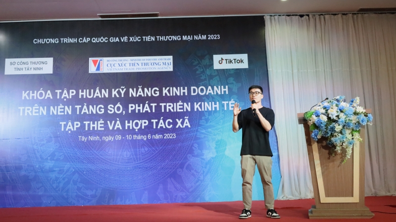 Tập huấn kỹ năng kinh doanh trên nền tảng số, phát triển kinh tế tập thể và hợp tác xã