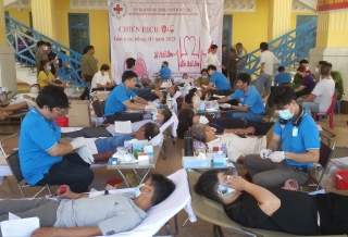 Gò Dầu: Tiếp nhận 288 đơn vị máu nhân đạo