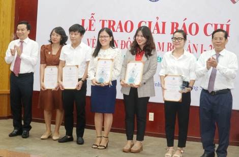 Cuộc đấu tranh trên làn sóng điện