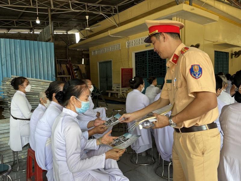 Tín đồ tôn giáo Cao Đài tích cực tham gia giữ gìn an ninh trật tự