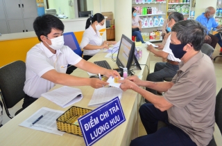 BHXH tỉnh Tây Ninh:

Thông báo về điều chỉnh tăng lương hưu, trợ cấp BHXH hằng tháng