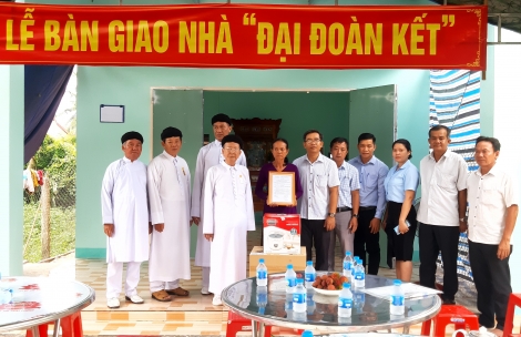 Ban Đại diện Hội Thánh Cao Đài Tây Ninh: Tặng nhà đại đoàn kết cho hộ có hoàn cảnh khó khăn tại xã Lợi Thuận