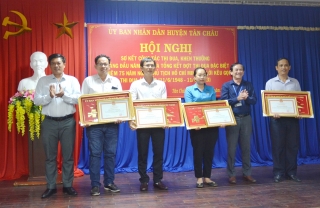 Tân Châu: Nhân dân và cán bộ xã Tân Hội được UBND tỉnh tặng cờ đơn vị dẫn đầu phong trào thi đua năm 2022