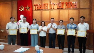 TP. Tây Ninh: Sơ kết công tác thi đua, khen thưởng