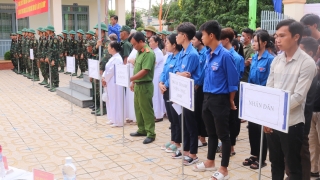 Gò Dầu: 250 CBCS Sư đoàn 5 tham gia công tác dân vận tại xã Thanh Phước