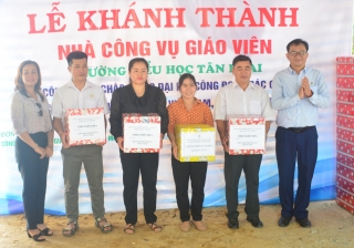 Bàn giao nhà công vụ cho giáo viên vùng sâu huyện Tân Biên