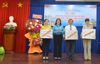 Tân Châu: Họp mặt kỷ niệm 94 năm ngày thành lập Công đoàn Việt Nam