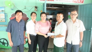 Phó Chủ tịch HĐND huyện Gò Dầu: Thăm, tặng quà gia đình chính sách