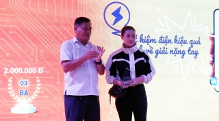 Điện lực Tây Ninh: Trao thưởng cho khách hàng