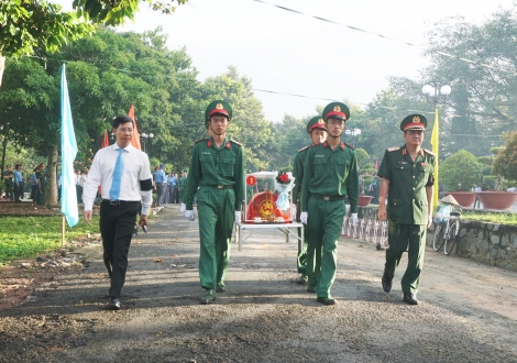 Tổ chức lễ viếng nghĩa trang, truy điệu và an táng hài cốt liệt sĩ