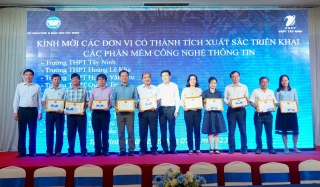 VNPT Tây Ninh tài trợ 702 triệu đồng cho ngành Giáo dục và Đào tạo