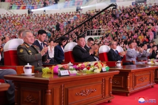 Ông Kim Jong-un tiếp phái đoàn cấp cao Nga, Trung
