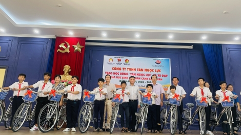 Thành phố Tây Ninh: Trao học bổng “Tân Ngọc Lực” cho học sinh vượt khó năm học 2023-2024