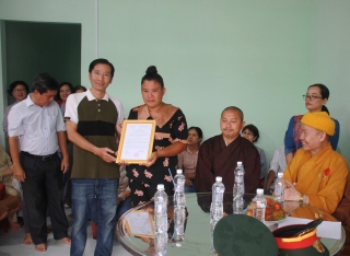 Ban Trị sự GHPG tỉnh: Trao tặng mái ấm tình thương cho người dân tộc Chăm tại phường 1, Thành phố