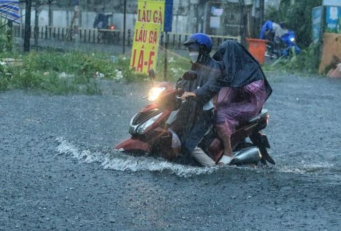 Hàng loạt kỷ lục mưa lớn nhất lịch sử được thiết lập ở Nam Bộ có bất thường?