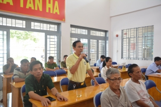 Đại biểu Hội đồng nhân dân tỉnh, huyện tiếp xúc với cử tri xã Tân Hà