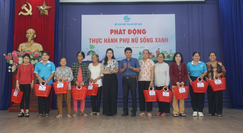 Phát động thực hành “Phụ nữ sống xanh”