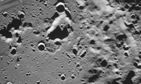 Tàu Nga chụp bức ảnh bề mặt Mặt Trăng đầu tiên
