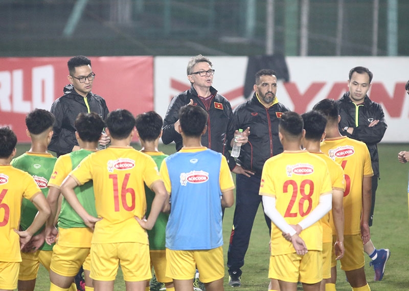 Đội tuyển U23 Việt Nam của ông Troussier “khởi động”