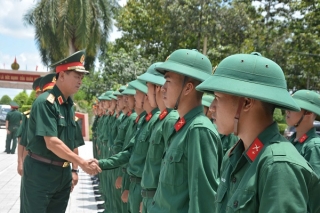 Trung tướng Nguyễn Trường Thắng- Tư lệnh Quân khu 7: Thăm, kiểm tra các đơn vị trên tuyến biên giới tỉnh Tây Ninh