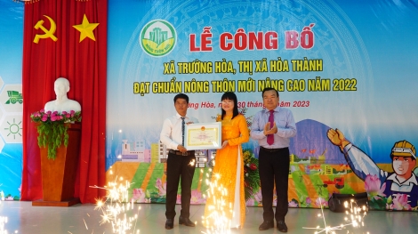 Xã Trường Hoà đạt chuẩn nông thôn mới nâng cao