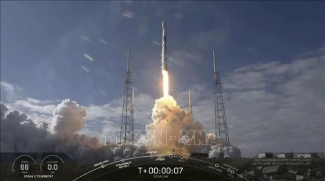 Tập đoàn SpaceX phóng 13 vệ tinh quân sự lên quỹ đạo thấp quanh Trái Đất