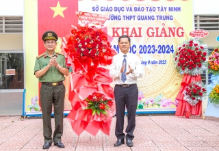 Giám đốc Công an tỉnh Nguyễn Văn Trãi: Dự lễ khai giảng tại Trường THPT Quang Trung