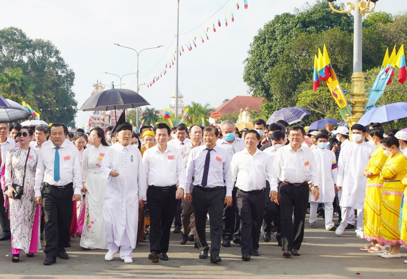 Bài 1: Tôn giáo nội sinh trên miền biên viễn