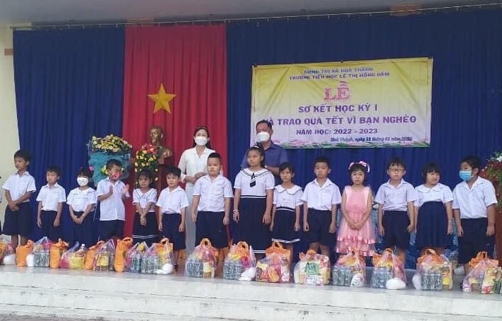 Đẩy mạnh học tập và làm theo tư tưởng, đạo đức, phong cách Hồ Chí Minh