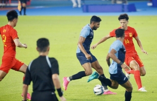 Chủ nhà Trung Quốc phô diễn sức mạnh, Hàn Quốc thắng 9-0