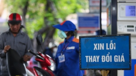 Cần mạnh tay xả quỹ, kìm giá xăng dầu