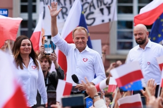 Vụ bê bối làm rung chuyển chính trường Ba Lan trước thềm bầu cử